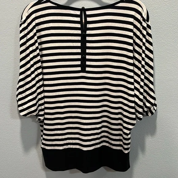 Joseph Ribkoff blouse - Picture 4 of 6